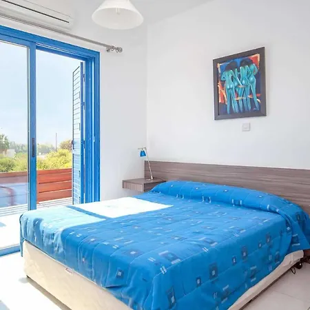 Villa Coral Apollon - Three Bedroom With Private Swimming Pool Peyia